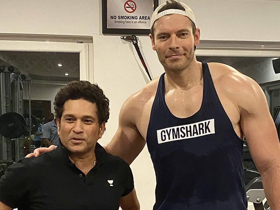 sachin tendulkar wants to make a body like chris tremlett asked how many omelettes will have to be eaten આ ઇંગ્લિશ ક્રિકેટર જેવી બોડી બનાવવા માગે છે સચિન તેંડુલકર, પૂછ્યું- કેટલી ઓમલેટ ખાવી પડશે ?
