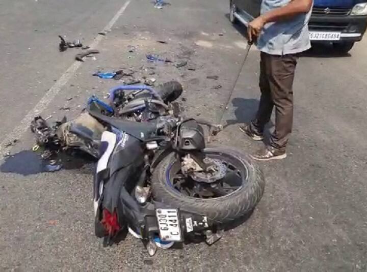 Breaking News : Three youth died in bike and tempo accident in Navsari Navsari : ટ્રિપલ સવારી જતાં બાઇકને ટેમ્પોએ મારી ટક્કર, ત્રણેય યુવકોના મોતથી અરેરાટી