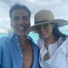 'Couples On Insta And Then In Reality': Twinkle Khanna Shares Goofy Pics With Hubby Akshay Kumar From Their Beach Vacation