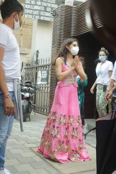 PICS | Sara Ali Khan’s Baby Pink Attire Grabs Attention As She Gets Snapped At Ad Shoot
