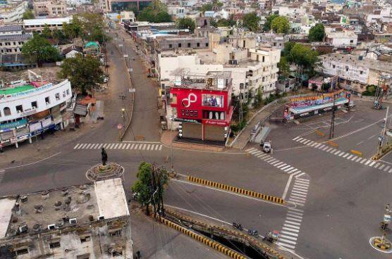 મહારાષ્ટ્રમાં કોરોનાના કેસ વધતા ક્યા જિલ્લામાં લોકડાઉન લગાવાયુ, જુઓ વીડિયો