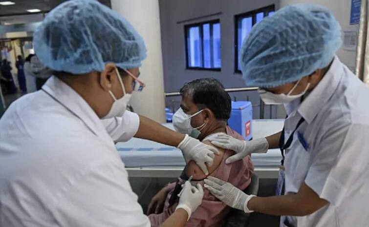 Vaccination process will be faster in Gujarat, 62 more hospitals approved in Ahmedabad ગુજરાતમાં રસીકરણની પ્રક્રિયા વધુ ઝડપી બનશે, અમદાવાદમાં વધુ 62 હોસ્પિટલને મંજૂરી