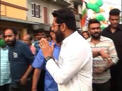 Celebrity Campaign Pics: প্রচারে বেরিয়ে আত্মবিশ্বাসী রাজ, মিঠুনকে নিয়ে কী বললেন হিরণ?