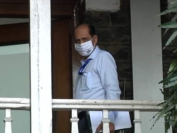 मनसुख मृत्यूप्रकरणी जबाब नोंदवण्यासाठी सचिन वाझे NIA च्या कार्यालयात दाखल