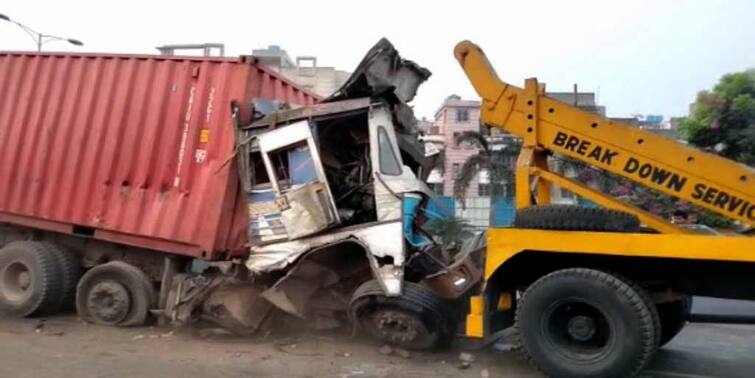 Road Accident: Accident on the second Hooghly bridge, 8 injured Road Accident: দ্বিতীয় হুগলি সেতুতে দুর্ঘটনা, মৃত ১, আহত ৫