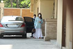 PICS | Kareena Kapoor Khan Slays In Breezy Outfit As She Gets Clicked At Bestie Amrita Arora’s Residence