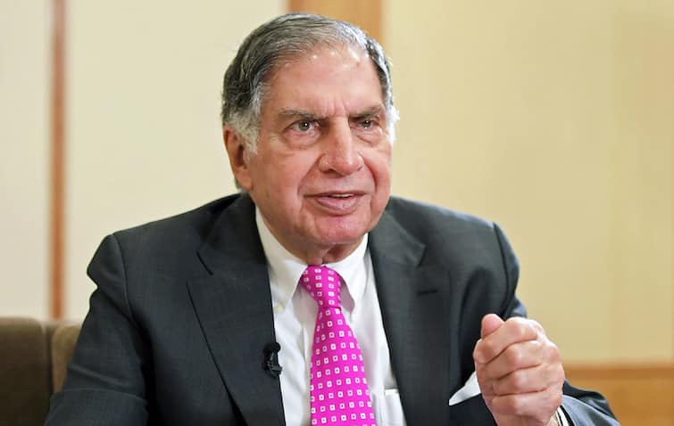 Ratan Tata, a well-known industrialist of the country, took the corona vaccine and said that there was no pain દેશના જાણીતા ઉદ્યોગપતિ રતન ટાટાએ લીધી કોરોના રસી, કહ્યું- કોઈ દુઃખાવો ન થયો...