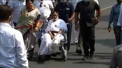 নিরাপত্তায় গলদ, নন্দীগ্রামকাণ্ডে কড়া পদক্ষেপ কমিশনের, ভাঙা পায়ে খেলার হুঙ্কার মমতার