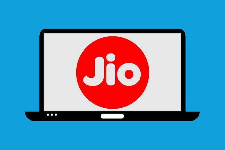 XDA-Developersના રિપોર્ટ પ્રમાણે, JioBook ભારતમાં બહુ જલ્દી લૉન્ચ થઇ શકે છે. કંપનીએ Jio Phoneની સફળતા બાદ આને લૉન્ચ કરવાનો ફેંસલો કર્યો છે. જિયો ફોનની મદદથી કંપનીએ 2G યૂઝર્સને સસ્તો 4G ફિચર ફોન તરફથી આકર્ષિત કર્યા છે. જિઓ લેપટૉપના ન્યૂઝ પહેલીવાર વર્ષ 2018માં આવ્યા હતા.