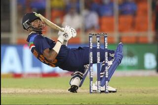 ਹਾਰਦਿਕ ਪਾਂਡਿਆ ਦੇ ਇਸ ਸ਼ਾਟ ਨੂੰ ਦੇਖ ਕੇ ਹਰ ਕੋਈ ਹੈਰਾਨ, ਆਈਸੀਸੀ ਨੇ ਵੀ ਫੋਟੋ ਸ਼ੇਅਰ ਕਰ ਪੁੱਛਿਆ ਇਹ ਸਵਾਲ 