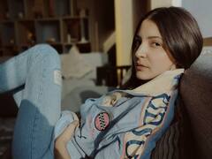 Anushka Sharma’s Stunning Sunkissed Picture Leaves Netizens Awestruck