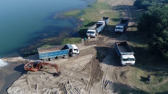 Vadodara: પોઇચામાં ખનીજ માફિયા બેફામ, મહીસાગર નદીના પટમાંથી ગેરકાયદેસર રેતી ખનન પકડાયુ