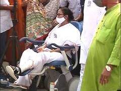 'ভাঙা পায়েই বাংলা ঘুরে বেড়াব, খেলা হবে' মিছিল শেষ করে বললেন মমতা