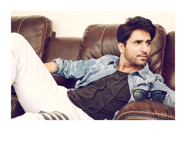 Arslan was born in Jammu & Kashmir and has 2 sisters and 1 brother reportedly. (Image courtesy - @arslangoni/Instagram)