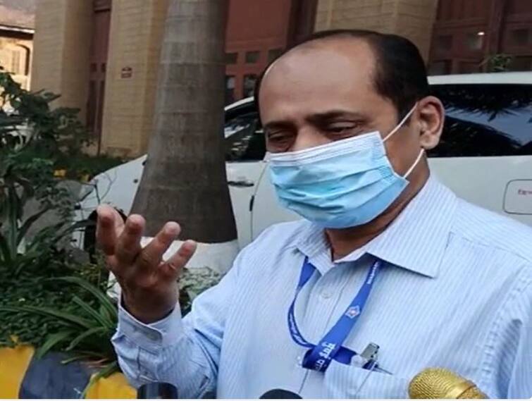 Exclusive Sachin vaze being trapped in antilia bomb scare case said vaze family Exclusive | सचिन वाझे यांना अडकवलं जातंय; वाझे कुटुंबियांची पहिली प्रतिक्रिया