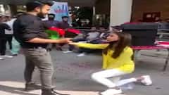 યુવતીએ ઘૂંટણીએ બેસી જાહેરમાં યુવકને કર્યો પ્રપોઝ, વીડિયો થયો વાયરલ