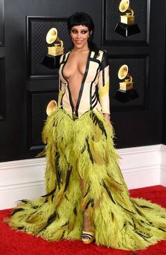 Grammy Awards 2021: ਅਜੀਬੋ-ਗਰੀਬ ਡ੍ਰੈੱਸ ਪਾ ਰੈੱਡ ਕਾਰਪੇਟ 'ਤੇ ਪਹੁੰਚੀ ਸਿੰਗਰ Doja Cat, ਸੋਸ਼ਲ ਮੀਡੀਆ 'ਤੇ ਹੋ ਰਹੀ ਚਰਚਾ