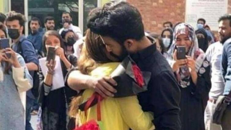 In Pakistan, a girl proposed to a boy in public, a boy hugged her and kissed her, what did the university do? પાકિસ્તાનમાં છોકરીએ જાહેરમાં છોકરાને કર્યું પ્રપોઝ, છોકરાએ હગ કરીને કરી કિસ, યુનિવર્સિટીએ શું કર્યું ?