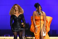 Grammy Awards 2021:Taylor Swift, Beyonce, Dua Lipa and Lizzo Dazzle On The Red Carpet Of Socially-Distanced Ceremony!
