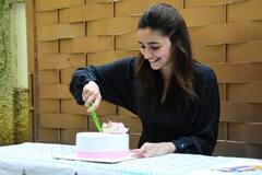 આલિયા ભટ્ટની બર્થ ડેની ધમાકેદાર પાર્ટી યોજાઇ, બોયફ્રેન્ડ રણબીર કપૂર ન જોવા મળ્યો, જુઓ તસવીરો