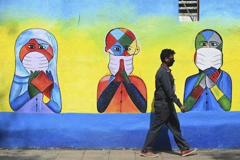 গত ২৪ ঘণ্টায় আক্রান্তের সংখ্যা ২৪ হাজার ৪৯২ জন। গতকাল দৈনিক সংক্রমিতের সংখ্যা ছিল ২৬ হাজার ২৯১।