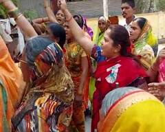 Jalna | साष्ट पिंपळगावात मराठा आंदोलक महिला आक्रमक, पोलिसांना घेराव