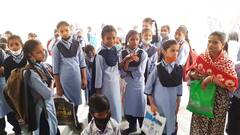 ਕੋਰੋਨਾ ਦੀ ਤੀਜੀ ਲਹਿਰ ਦੀ ਦਹਿਸ਼ਤ 'ਚ 5ਵੀਂ ਦੀ ਬੋਰਡ ਪ੍ਰੀਖਿਆ ਸ਼ੁਰੂ, ਗਾਈਡਲਾਈਨਜ਼ ਦੀਆਂ ਉੱਡੀਆਂ ਧੱਜੀਆਂ