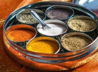 Corona Symptoms: નિષ્ણાત પાસેથી જાણો હળવા લક્ષણ શરદી, ઉધરસ અને થાકના આયુર્વેદિક દેશી ઈલાજ