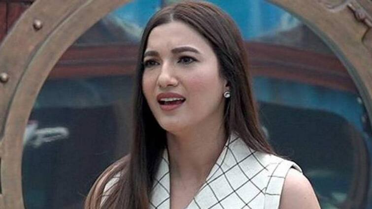 FWICE Decides To Ban The Actress gauhar khan For 2 Months ਗੌਹਰ ਖਾਨ ਦੀਆਂ ਵਧਦੀਆਂ ਮੁਸ਼ਕਲਾਂ, ਕੋਰੋਨਾ ਦਾ ਮਖੌਲ ਉਡਾਉਣ ਪਿਆ ਮਹਿੰਗਾ