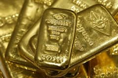 Gold price today: સોનામાં તેજી તો ચાંદીમાં મંદી, જાણો આજના લેટેસ્ટ ભાવ