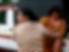 धुळ्यात मद्यधुंद अवस्थेत महिलेचा धिंगाणा, महिलेची पोलिसांना धक्काबुक्की