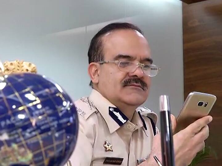 Parambir Singh removed as Mumbai Police Commissioner Parambir Singh | मुंबईचे पोलीस आयुक्त परमबीर सिंह यांची उचलबांगडी