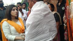 Payel Sarkar Photos: কালীমন্দিরে পুজো দিয়ে প্রচার, সোনার বাংলা গড়ার কথা বলছেন পায়েল