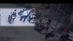 Surat: 15 લાખ રૂપિયાની લૂંટના CCTV ફુટેજ આવ્યા સામે, જુઓ વીડિયો