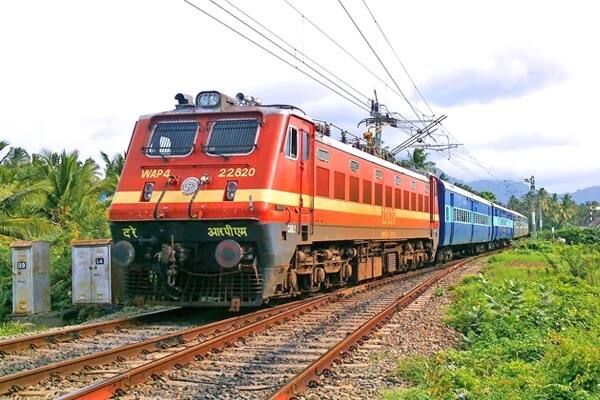 Indian Railways: Railway Minister Piyush Goyal goes against the privatisation of railways and encourages private investment Indian Railways: 'রেলে বেসরকারি বিনিয়োগ হবে, বেসরকারিকরণ নয়', সংসদে আশ্বাস পীযূষ গোয়েলের