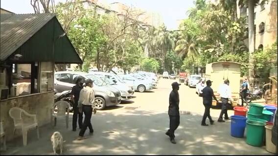 Ground report from Sachin Vaze's residence | Mukesh Ambani Case
