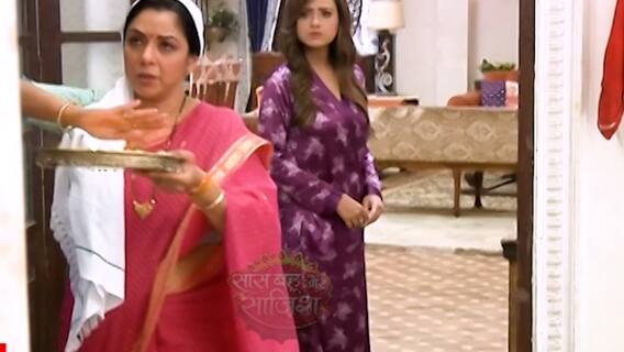 Anupamaa gives a HUGE JOLT to Kavya