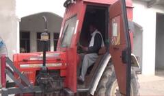 5 ਲੱਖ ਰੁਪਏ ਲਗਾ ਬਣਵਾਇਆ ਬੁਲੇਟ ਪਰੂਫ ਟਰੈਕਟਰ
