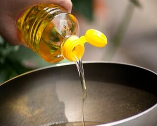 Edible Oil Price: ખાદ્યતેલના ભાવ ઘટ્યા, ખરીદતા પહેલા 1 લીટર તેલની કિંમત જાણો
