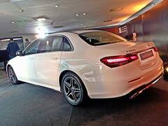 PHOTOS | Mercedes-Benz E-Class चा नवा लूक... काय आहे नवे फीचर्स आणि किंमत