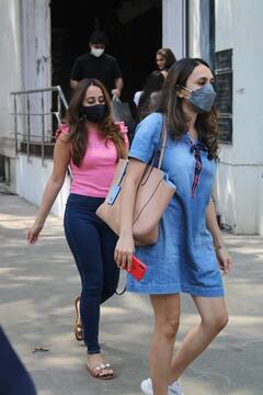 વરૂણ ધવનની પત્ની નતાશા દલાલ મુંબઇમાં તેમના જેઠ જેઠાની સાથે જોવા મળી, બધા એક સાથે લંચ લેવા ગયા હતા, જુઓ તસવીર