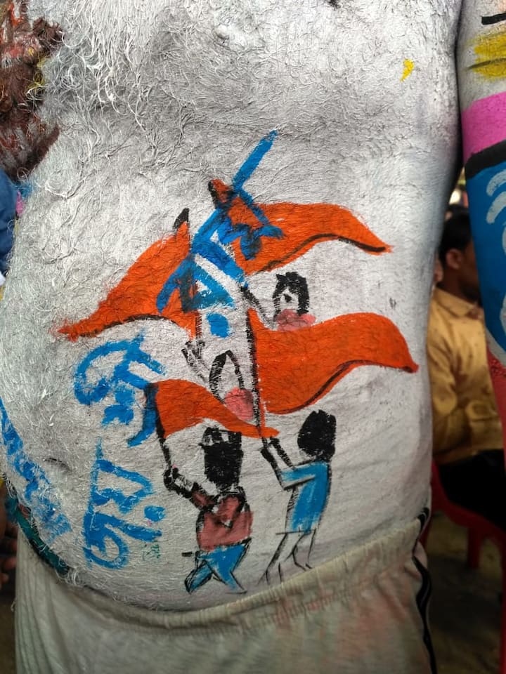 উদ্যোক্তাদের বক্তব্য নরেন্দ্র মোদিকে স্বাগত জানাতে এই উদ্যোগ।