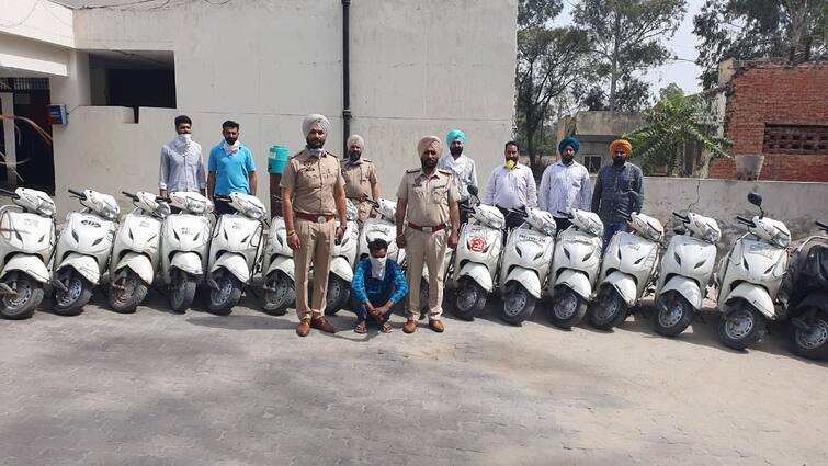 Bathinda police arrested a man and recovered 20 stolen Activas ਬਠਿੰਡਾ ਪੁਲਿਸ ਦੇ ਕਾਬੂ ਆਇਆ ਐਕਟਿਵਾ ਚੋਰ ਕਰਨ ਸ਼ੌਕੀਨ, 20 ਐਕਟਿਵਾ ਕੀਤੀਆਂ ਬਰਾਮਦ