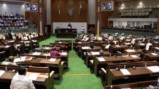 Paresh Dhanani in Gujarat Assembly:  વિધાનસભામાં કોંગ્રેસના કયા ટોચના નેતાએ કહ્યું, આઝાદી માટે અમારાં બાપ દાદાઓ લડતા હતા ત્યારે તમારા બાપ દાદાઓ અંગ્રેજોની ગુલામી કરતા હતા
