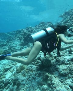 PICS: Esha Gupta Turns Into 'Dory' As She Frolics In Water During Maldives Vacation