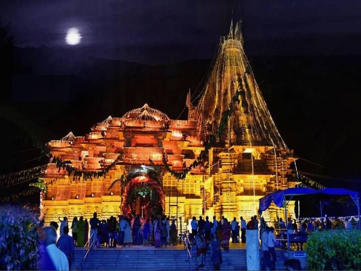 Gujarat Shamlaji Temple Bars Devotees From Wearing Short Dresses, Makes Masks Mandatory Gujarat’s Shamlaji Temple Bars Devotees From Wearing Short Dresses, Makes Masks Mandatory