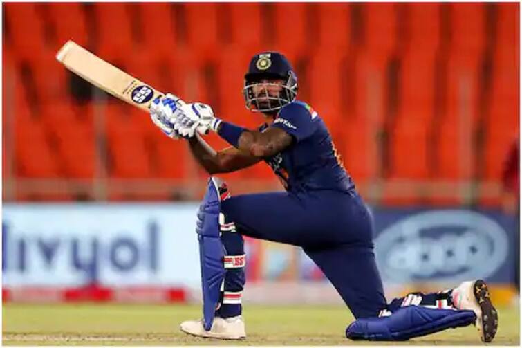 IND vs ENG Uproar Suryakumar Yadav Soft Over Signal Virat Kohli Said Important Thing સૂર્યકુમારને આઉટ અપાયા બાદ કોહલીએ કેમ કરી એમ્પાયર સાથે તકરાર, કઇ વાતને લઇને ઉઠાવ્યા સવાલો, જાણો વિગતે