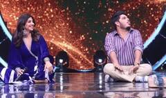 Shilpa doing Yoga:ইন্ডিয়ান আইডল ১২-এর মঞ্চে প্রশিক্ষক শিল্পা, যোগাসন শেখালেন প্রতিযোগীদের