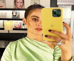 પાકિસ્તાની એકટ્રેસે પહેર્યો વેસ્ટર્ન ડ્રેસ, યુઝર્સે કરી આવી કમેન્ટ... લખ્યું શરમ કરો...અભિનેત્રીની તસવીર વાયરલ