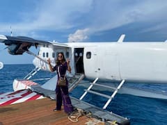 Hina Khan Looks Flawless Splashing Water On Face In These Stunning PICS From Maldives!